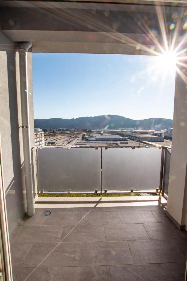 Follow The Sun - 4 Person Apartment Bar Ngoại thất bức ảnh